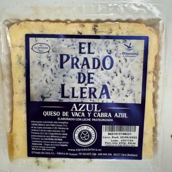 Queso Azul de Cabra y Vaca con vetas características y textura cremosa